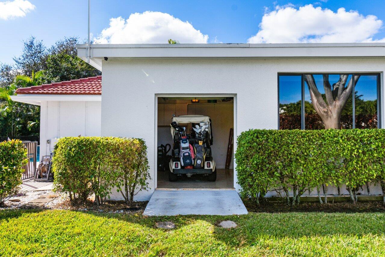 4 Estate Drive