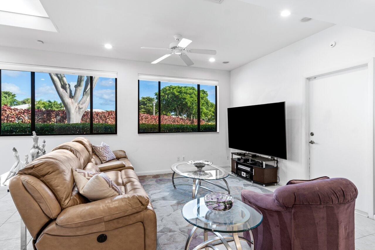 4 Estate Drive
