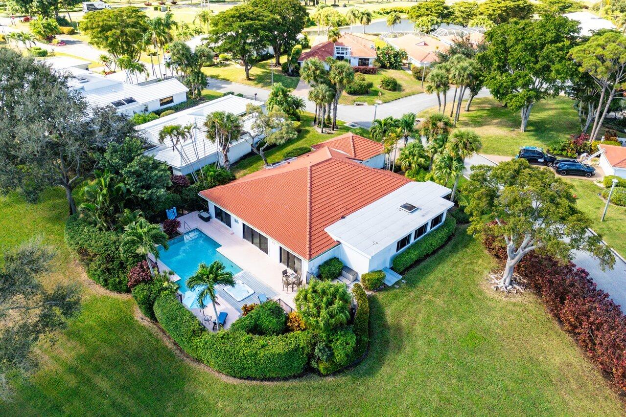 4 Estate Drive