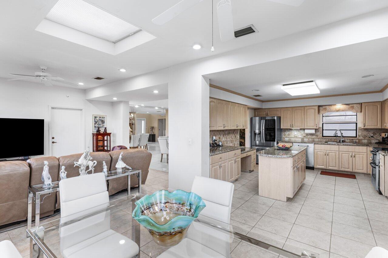 4 Estate Drive