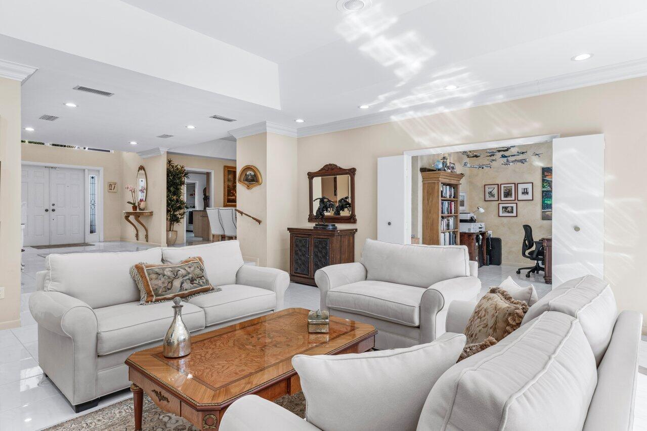 4 Estate Drive