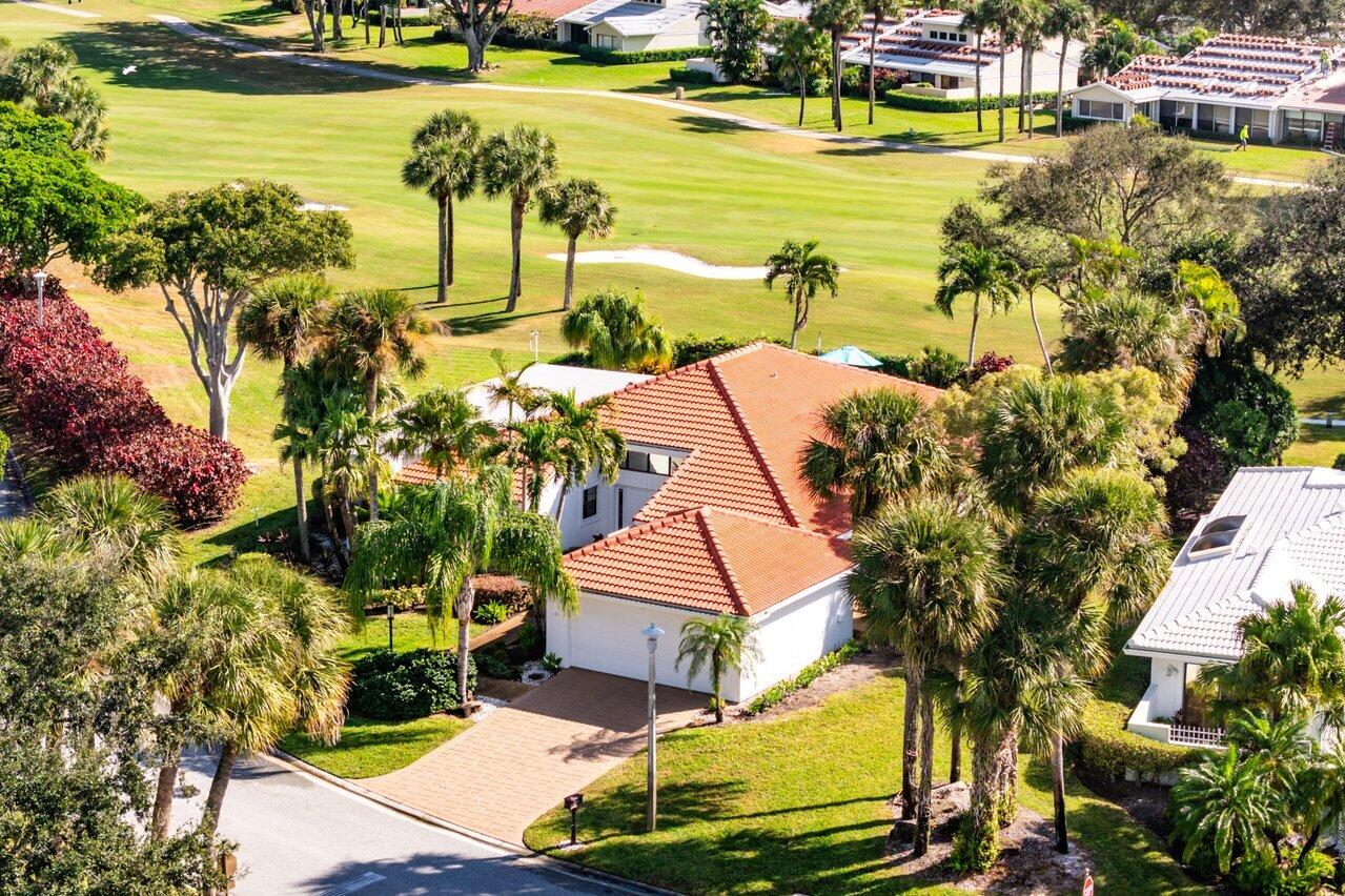 4 Estate Drive