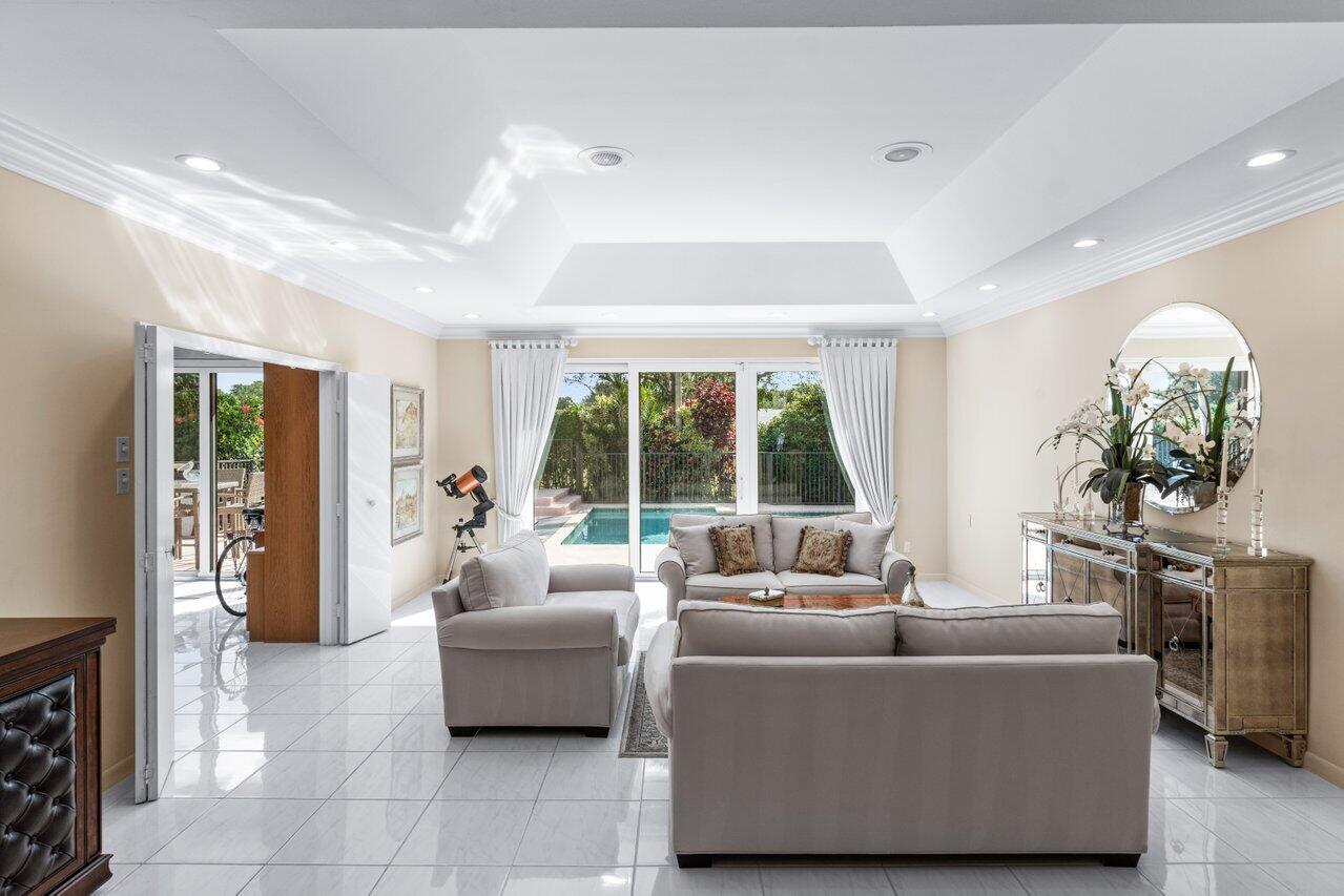 4 Estate Drive