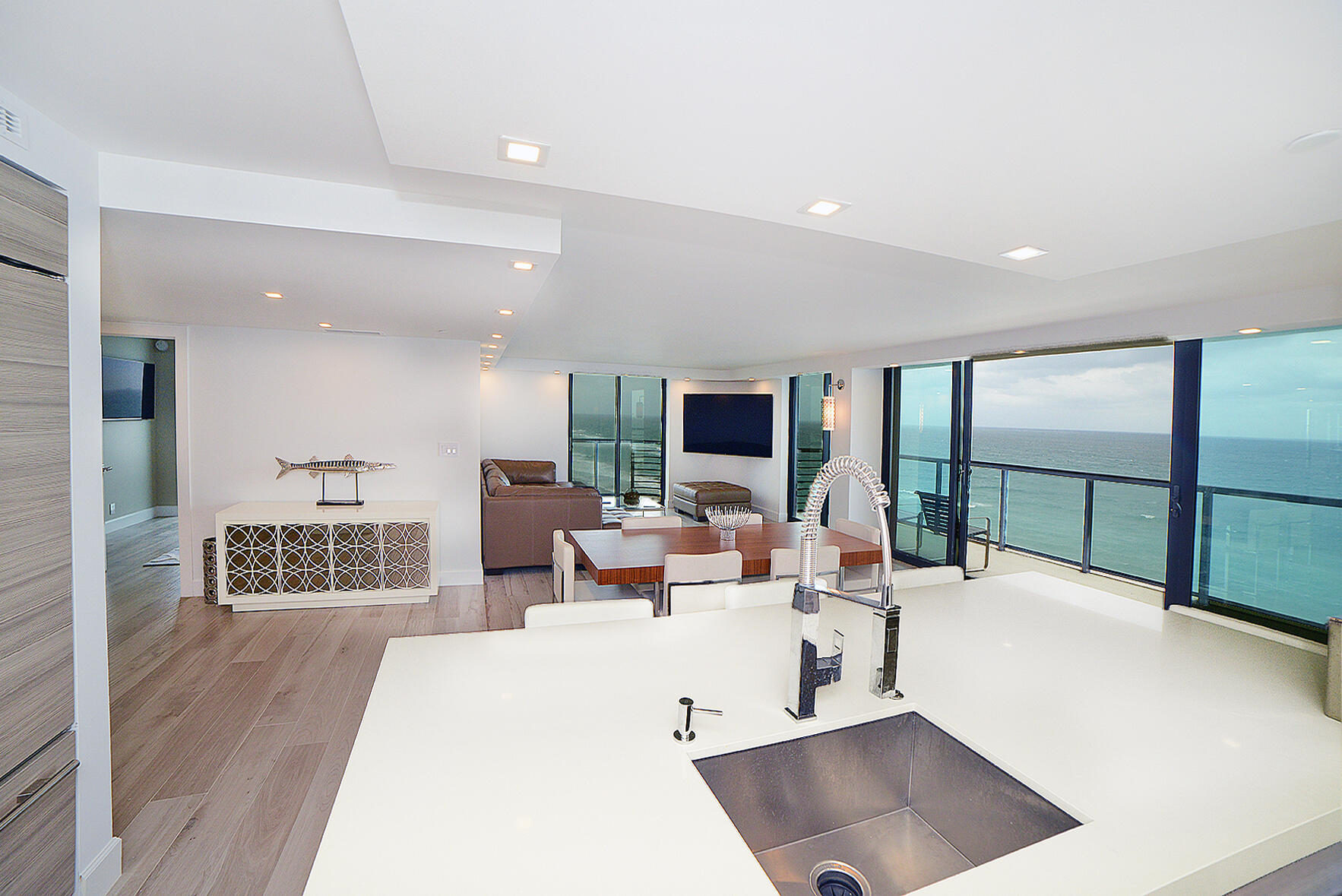 250 S Ocean Boulevard 9h