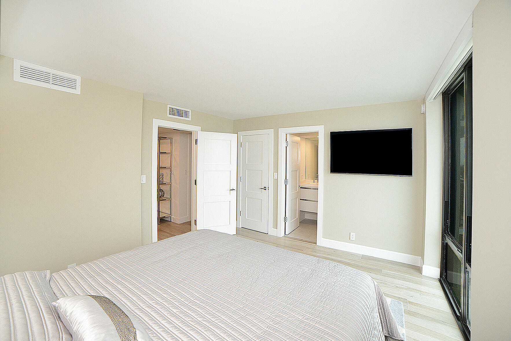 250 S Ocean Boulevard 9h