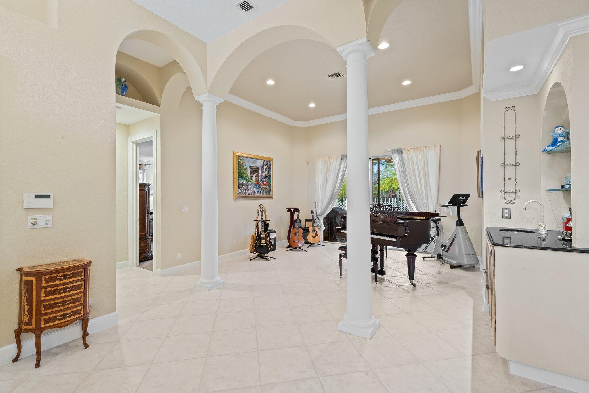 21255 Falls Ridge Way