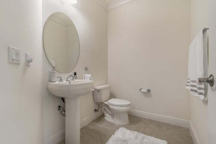 5720 NE Verde Circle