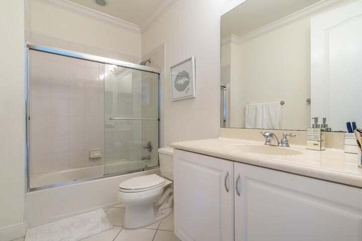 5720 NE Verde Circle