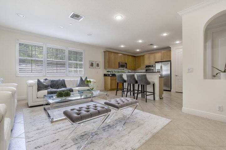 5720 NE Verde Circle