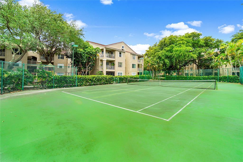 1760 Palm Cove Boulevard 5-307