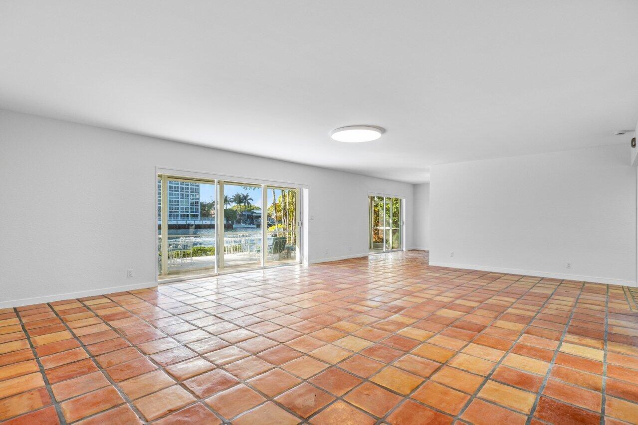 4313 W Tradewinds Avenue 1-2