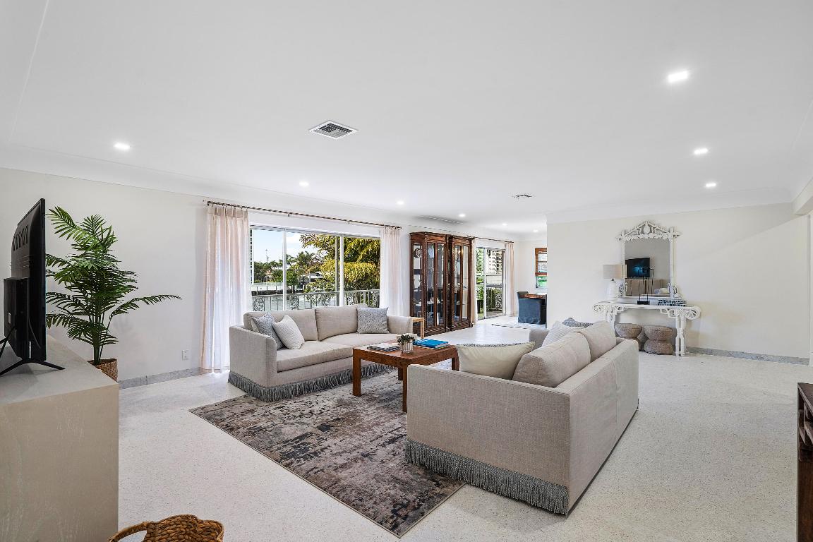 4313 W Tradewinds Avenue 1-2