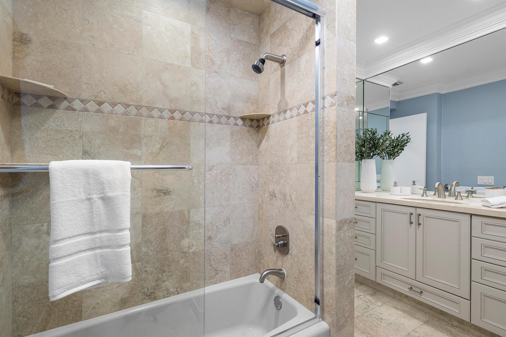 4313 W Tradewinds Avenue 1-2