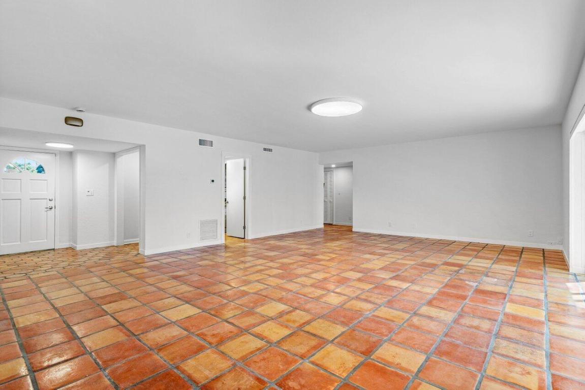 4313 W Tradewinds Avenue 1-2