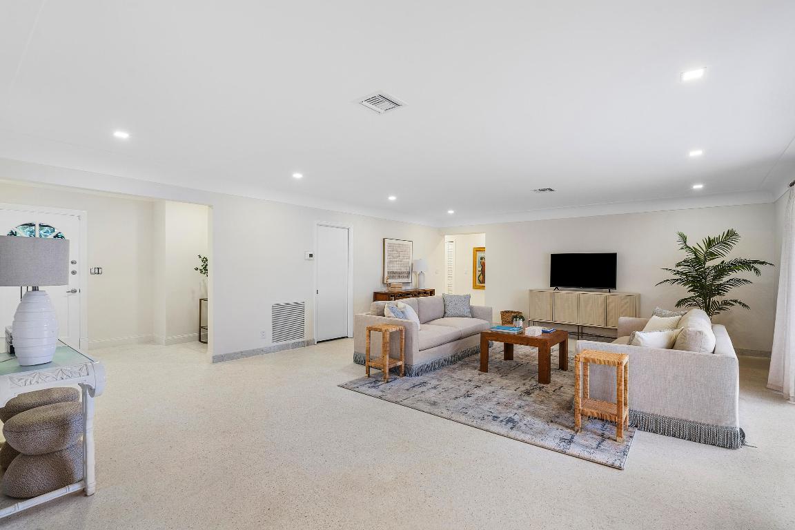 4313 W Tradewinds Avenue 1-2