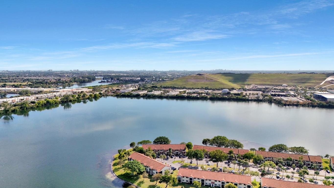 805 Republic Court, Deerfield Beach