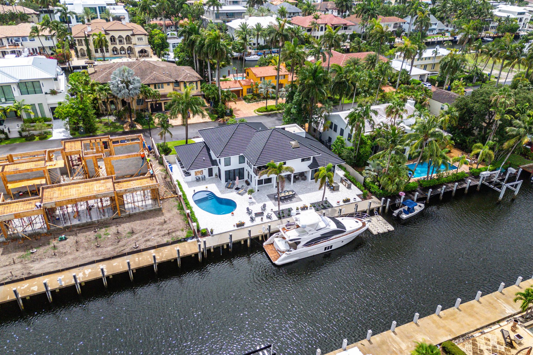 425 Coral Way