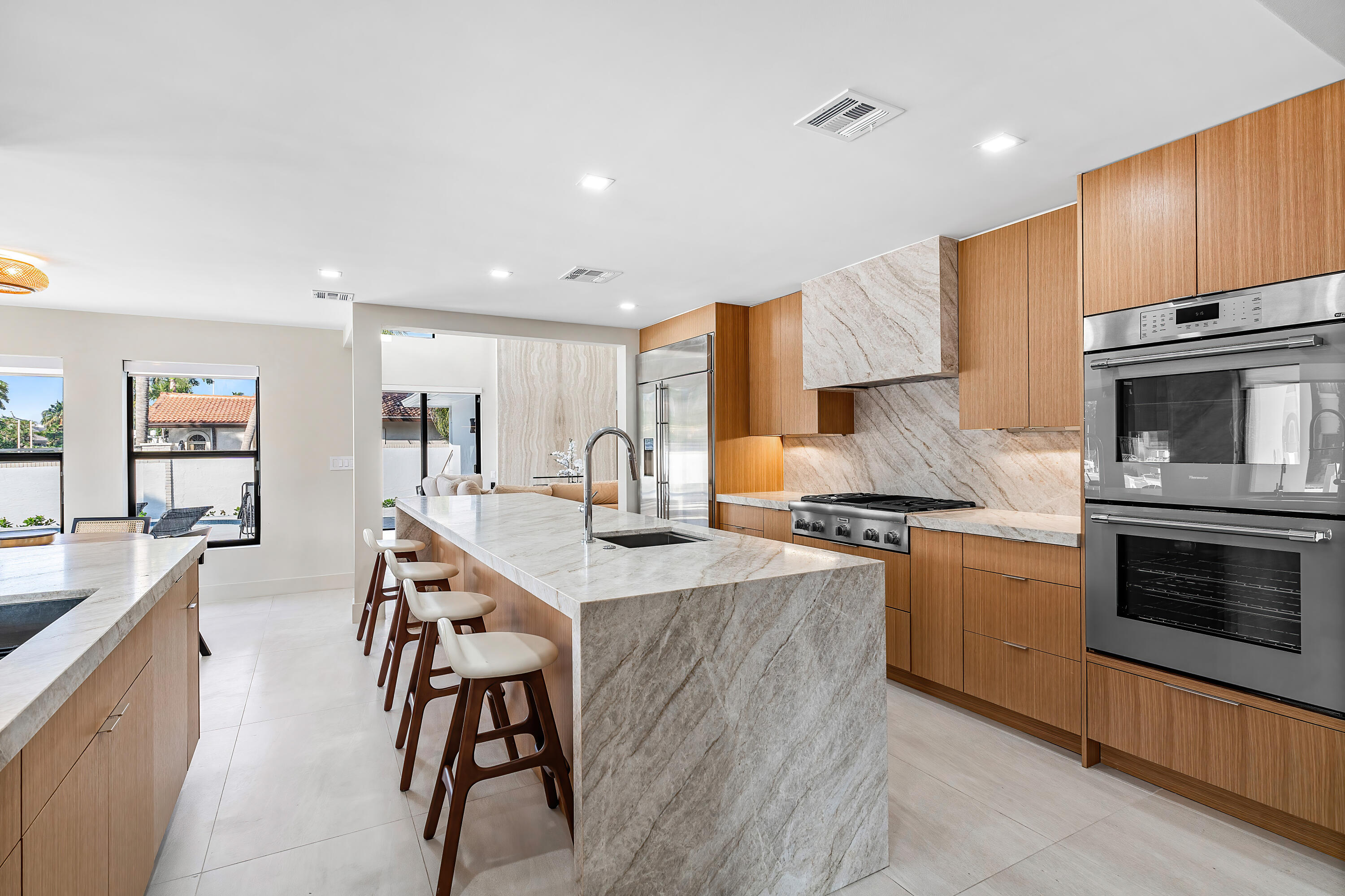 425 Coral Way