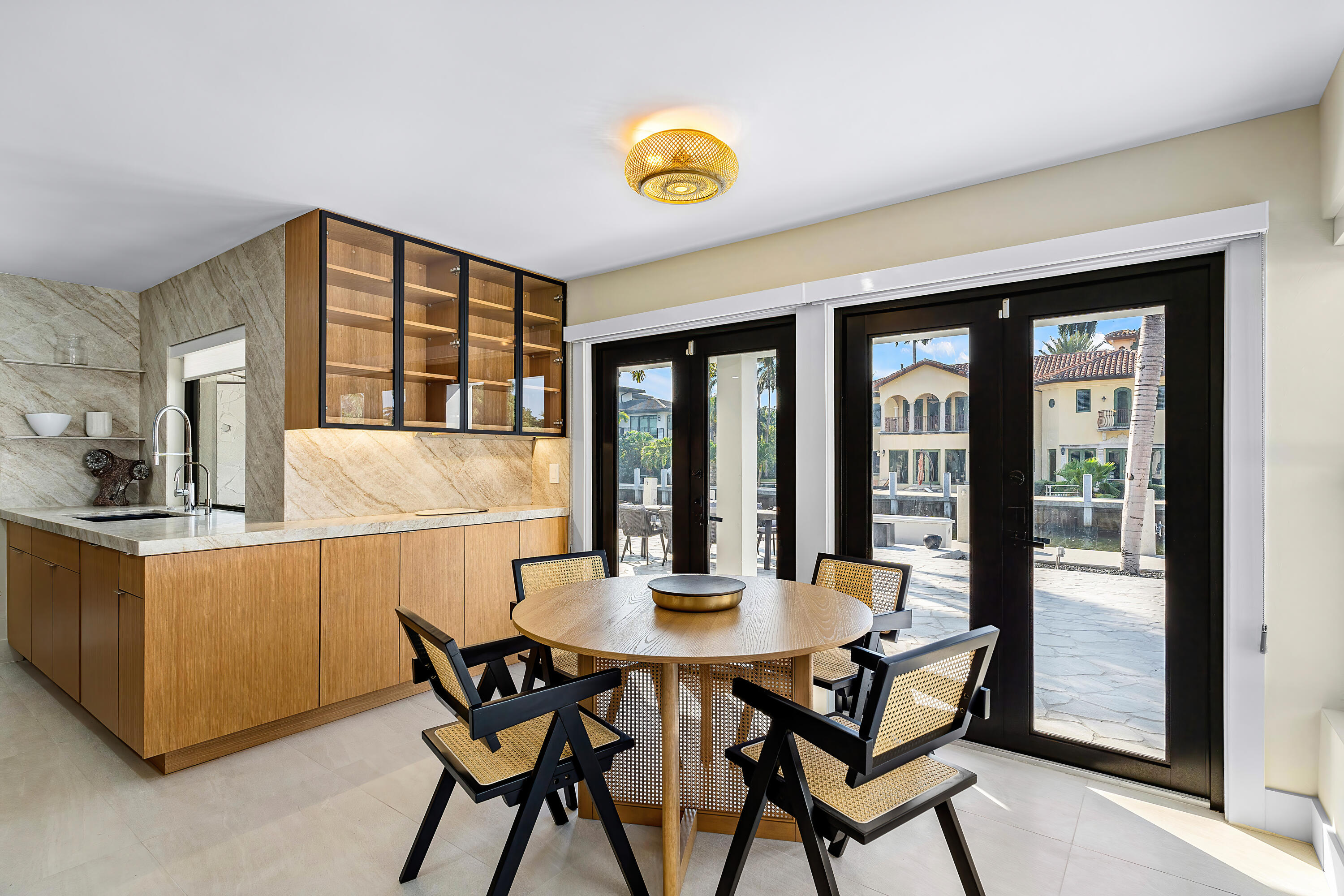 425 Coral Way
