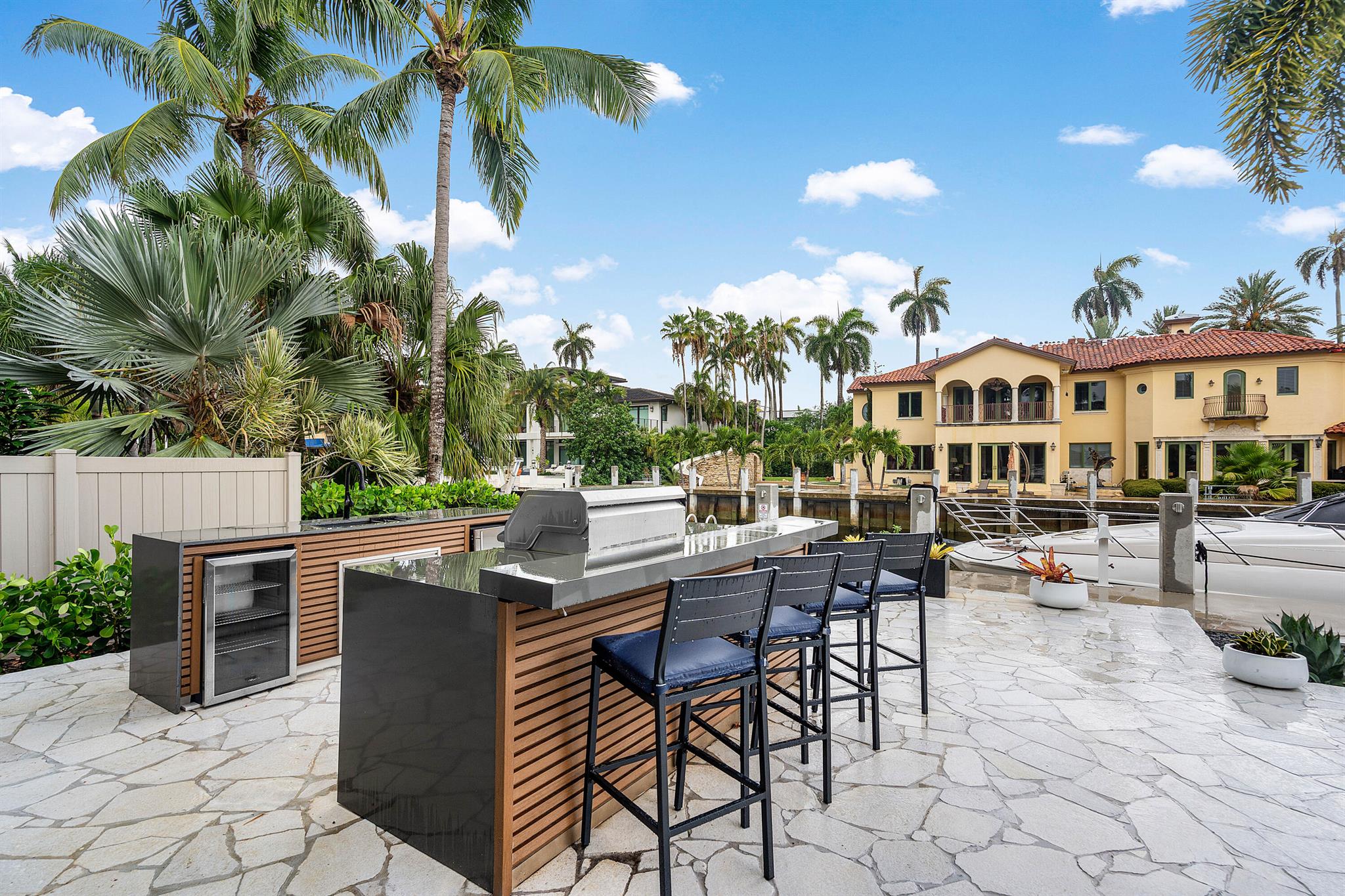 425 Coral Way