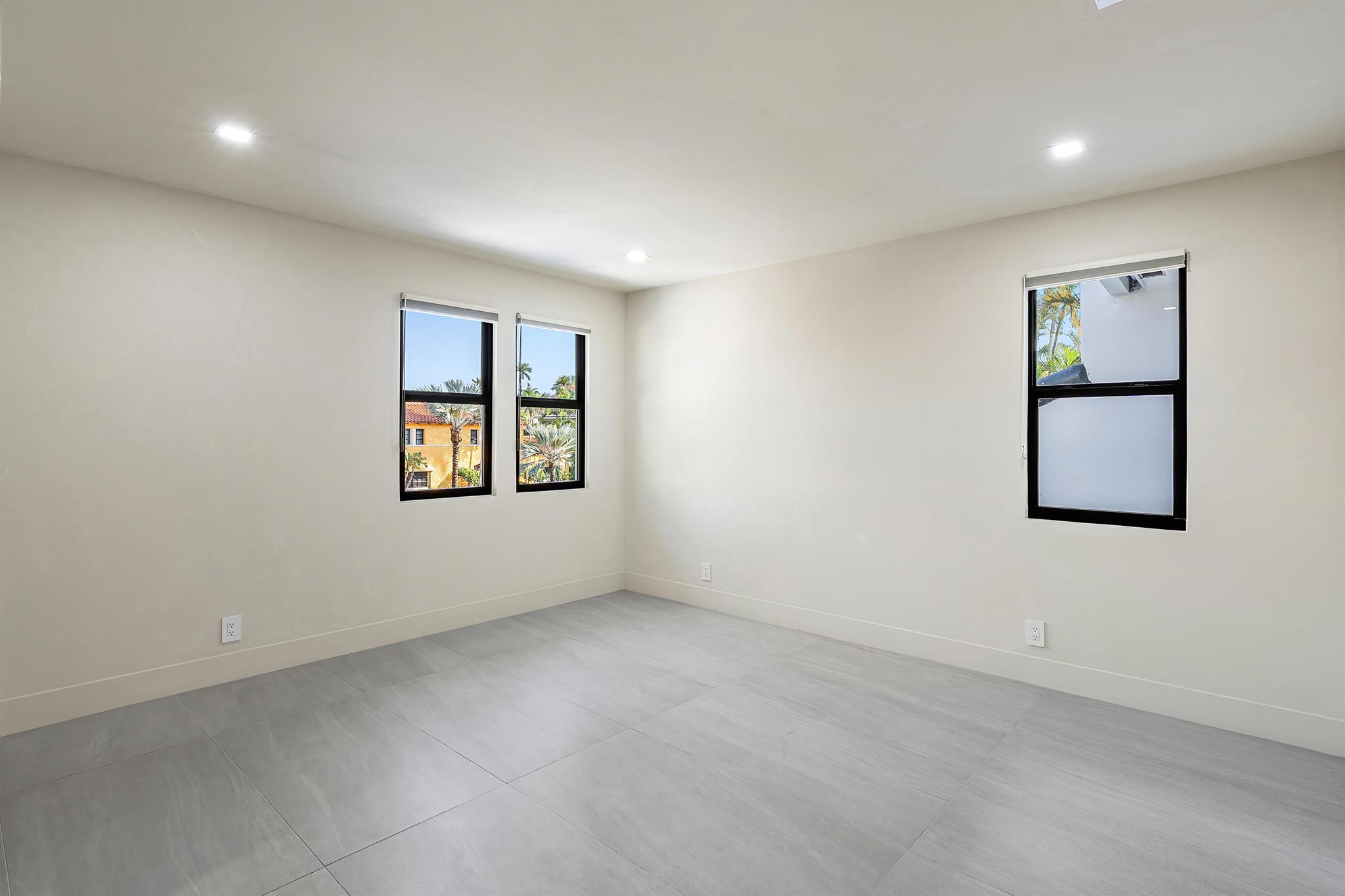 425 Coral Way