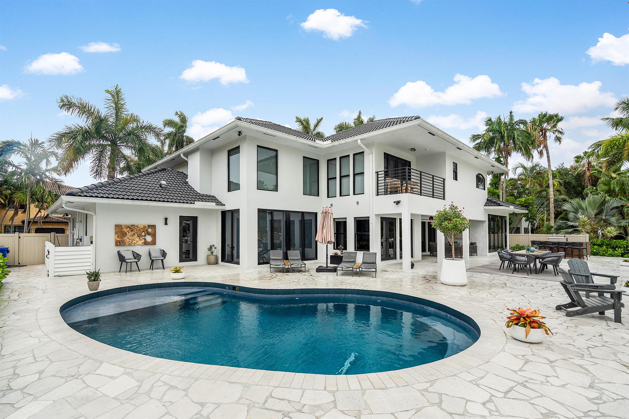 425 Coral Way