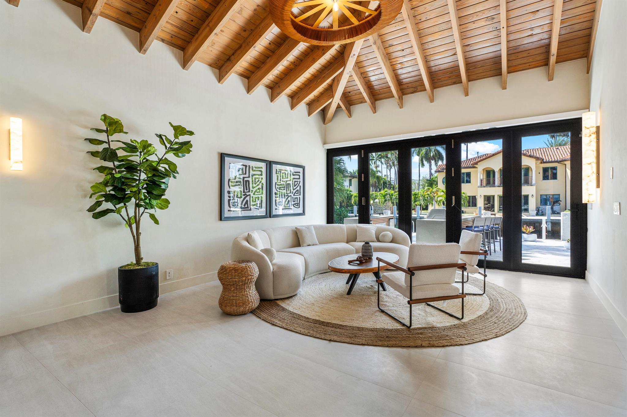 425 Coral Way