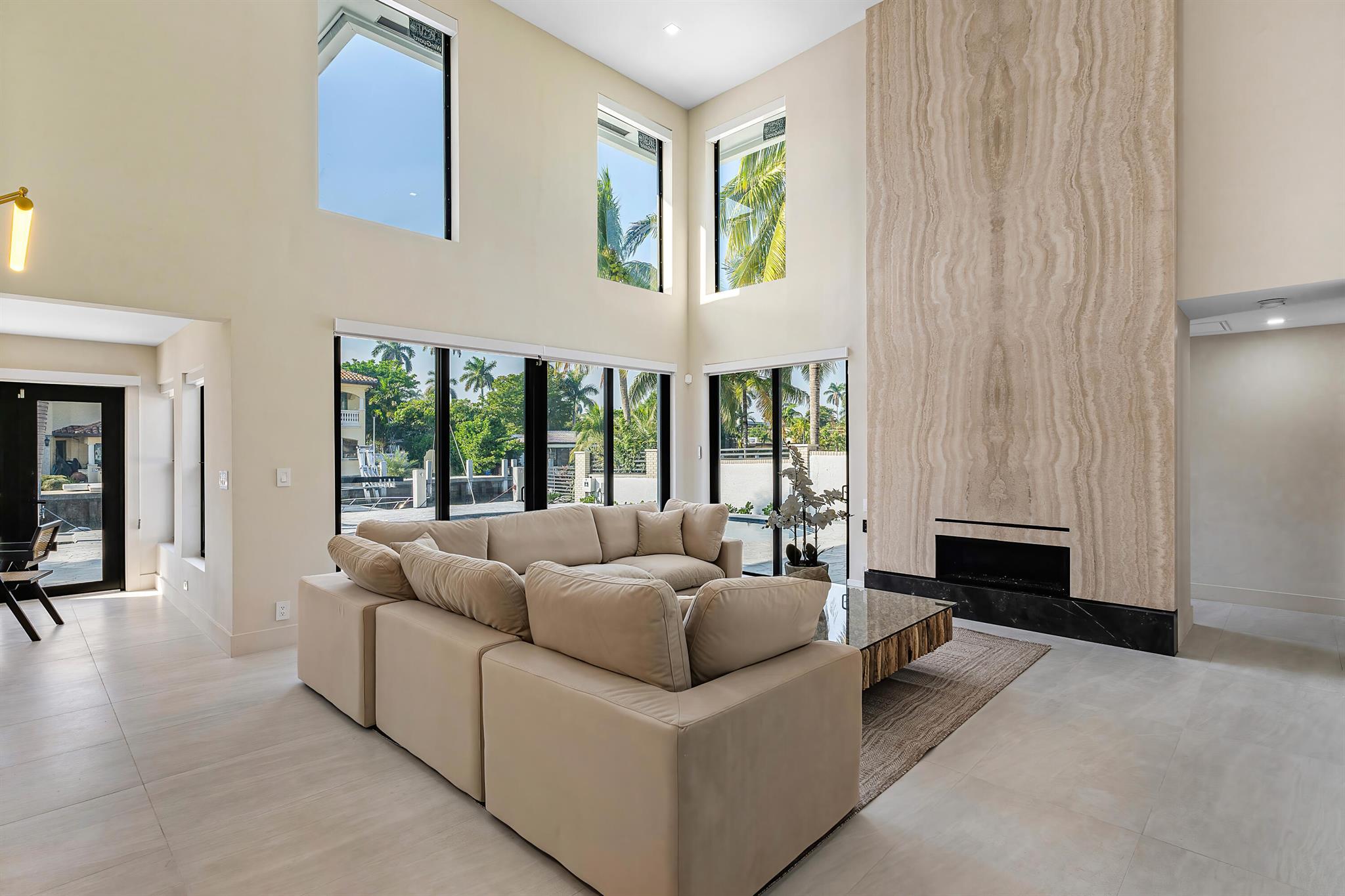 425 Coral Way