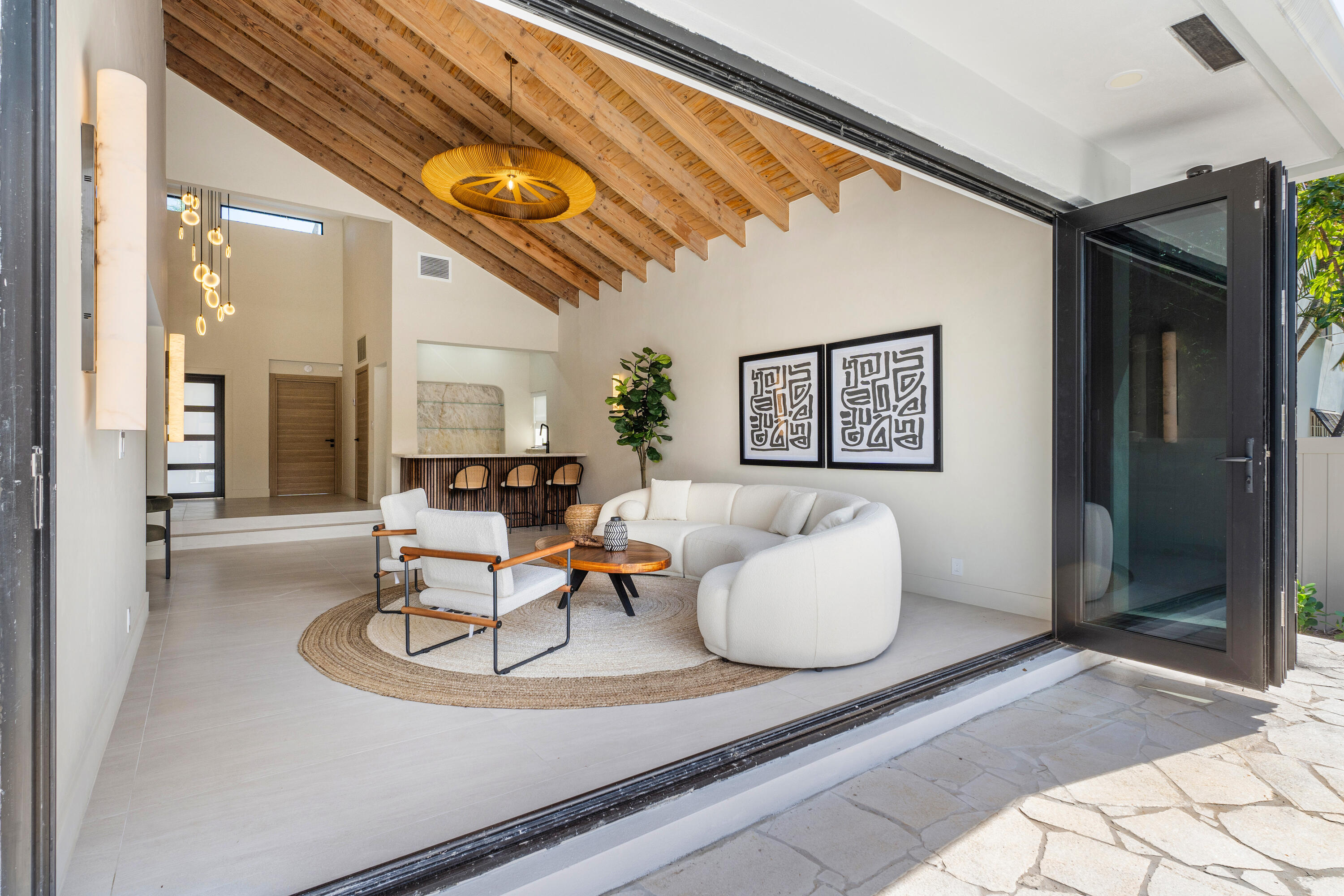 425 Coral Way