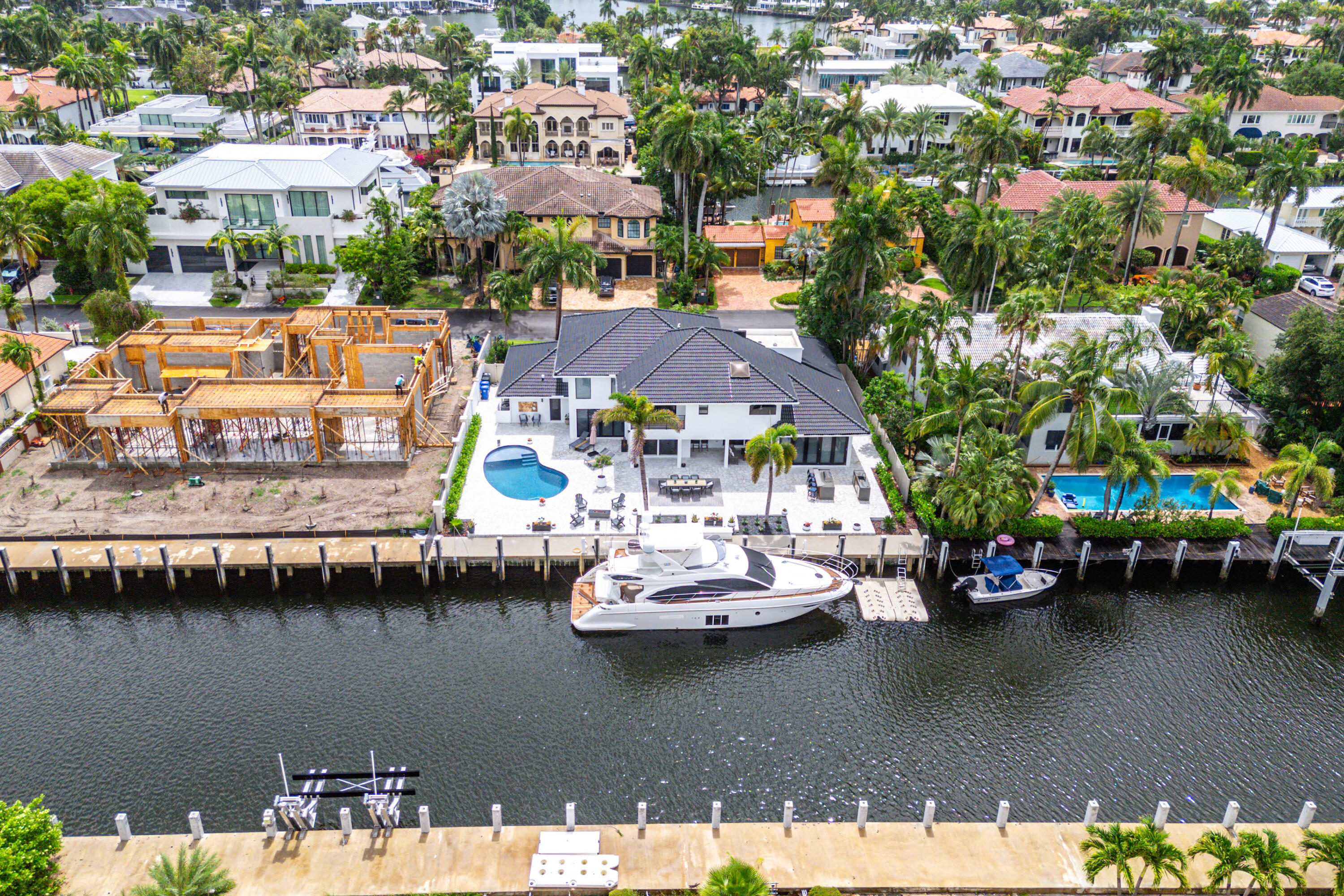 425 Coral Way