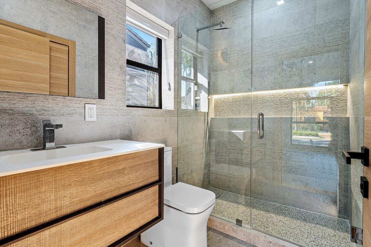 425 Coral Way