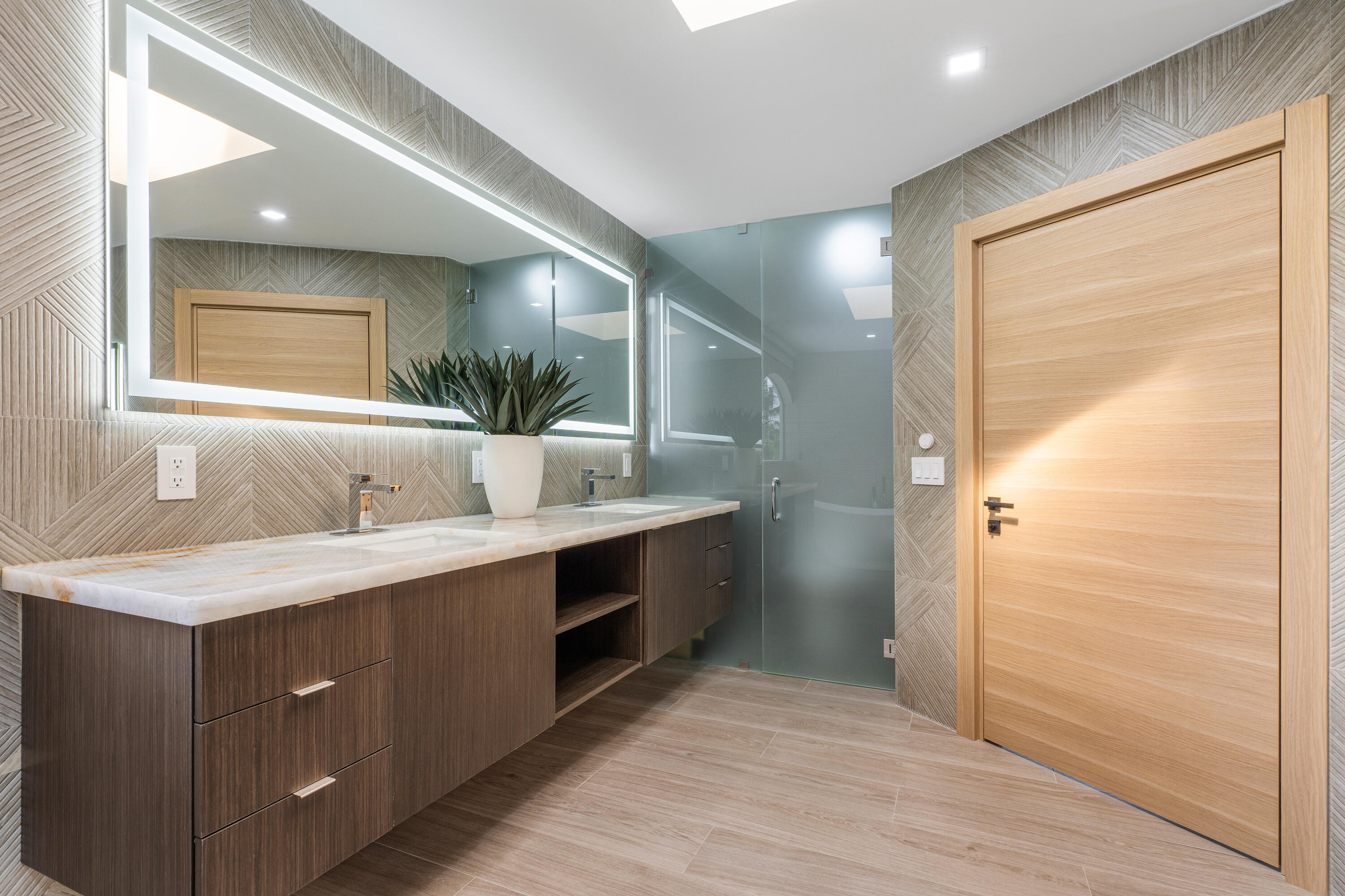 425 Coral Way