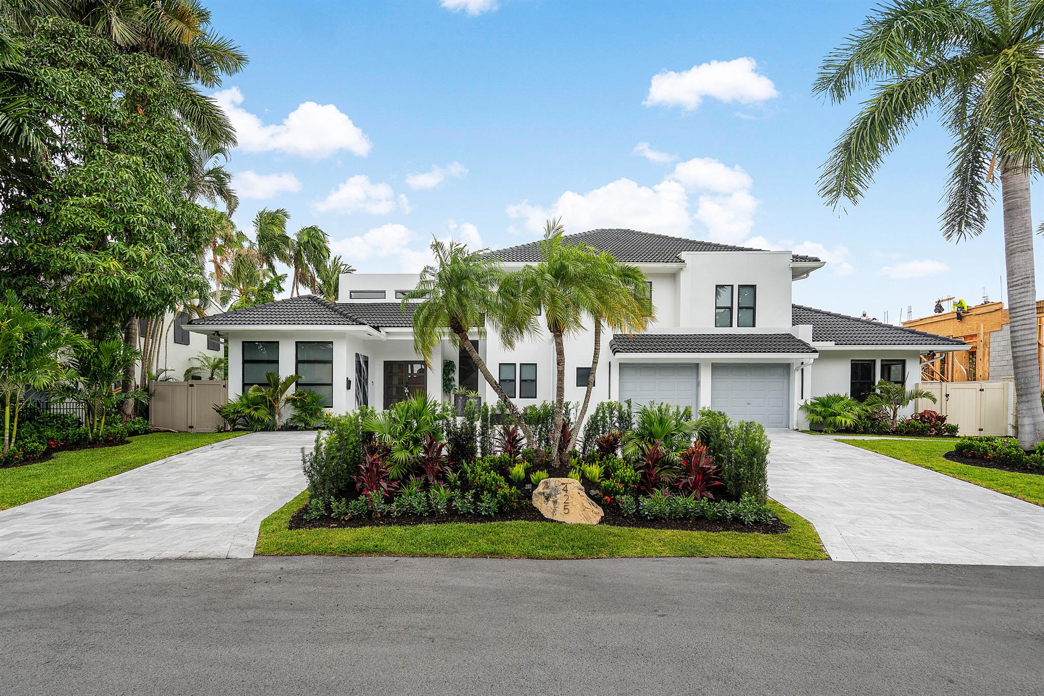 425 Coral Way