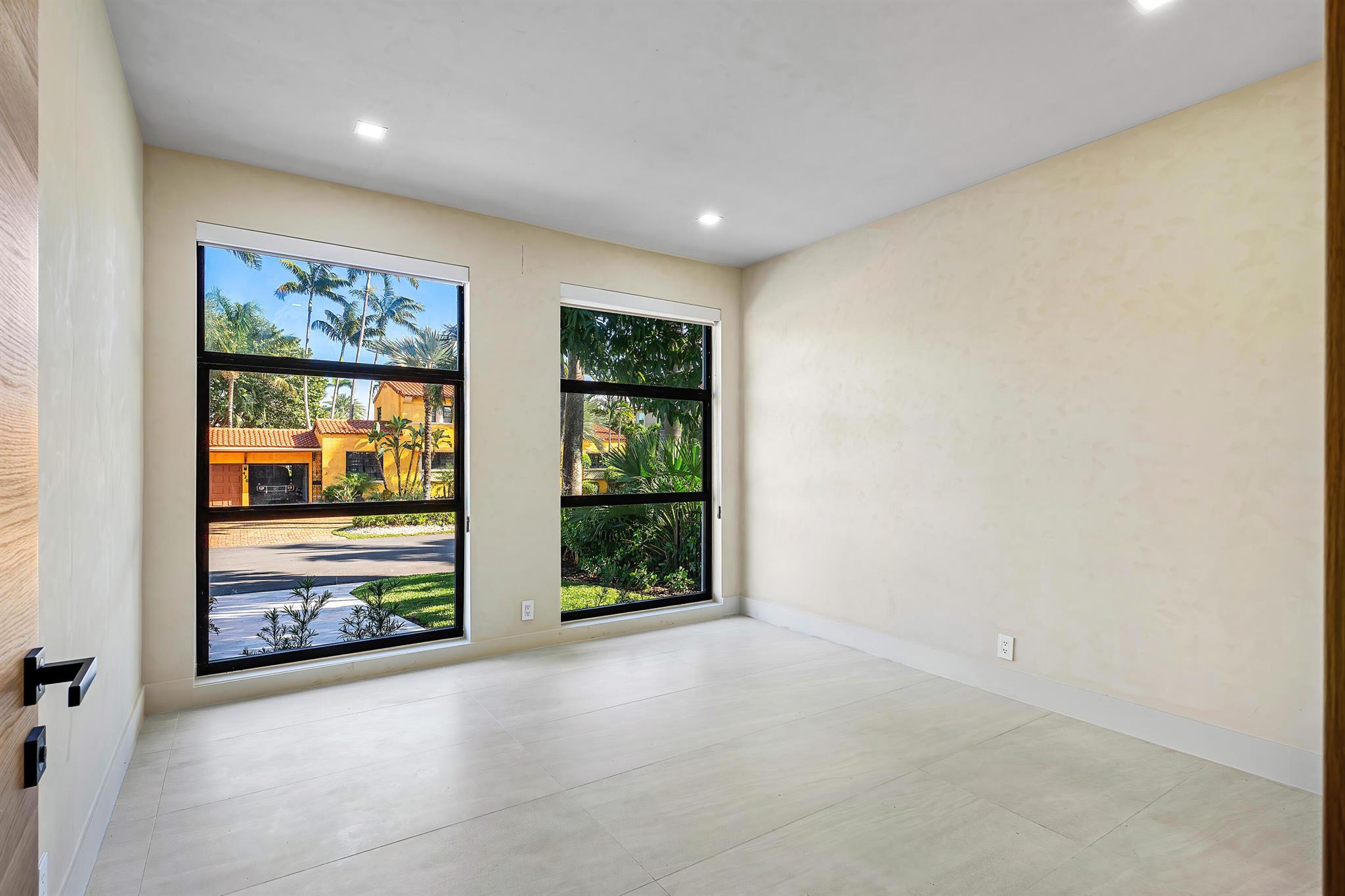 425 Coral Way