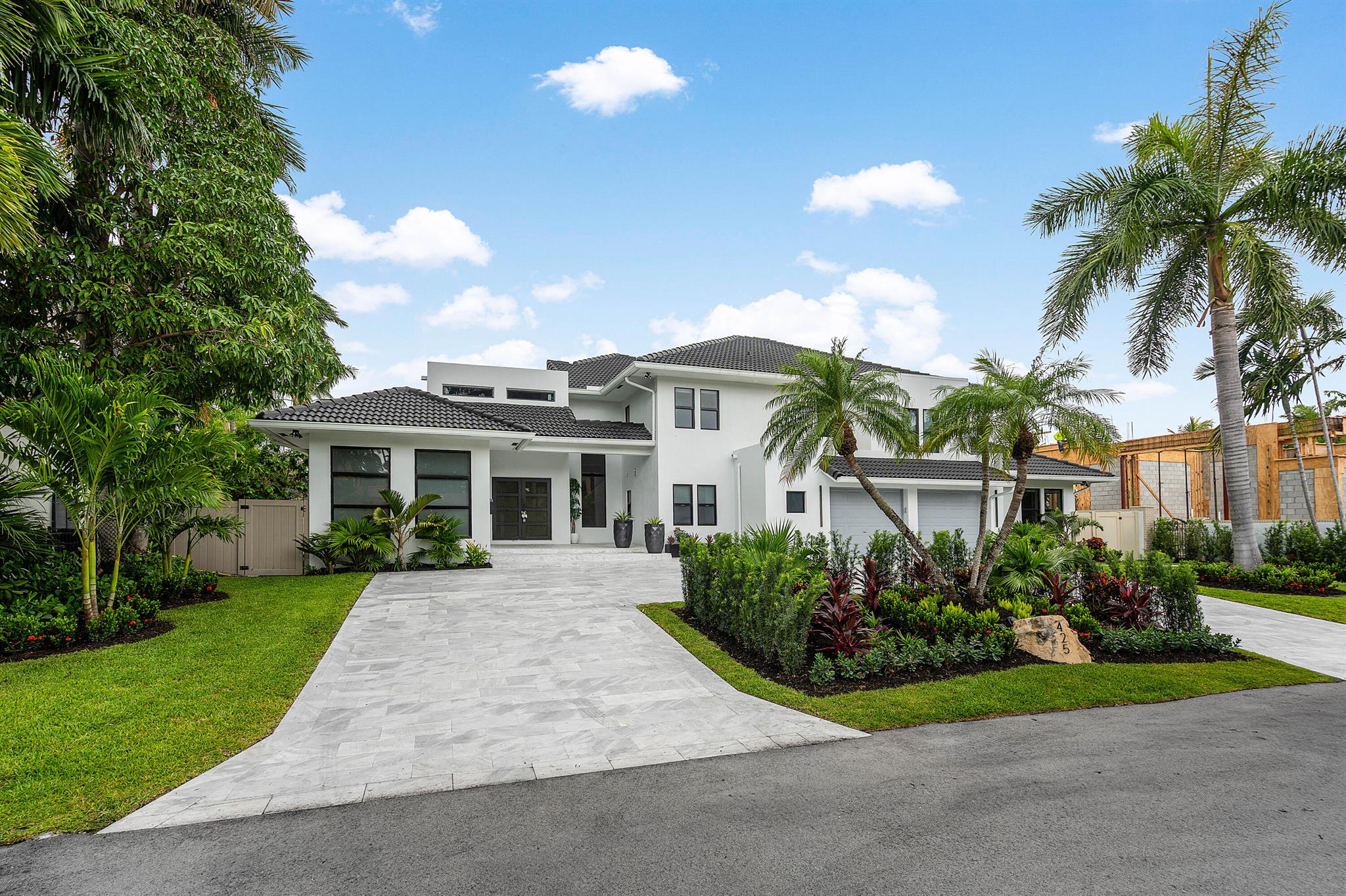 425 Coral Way