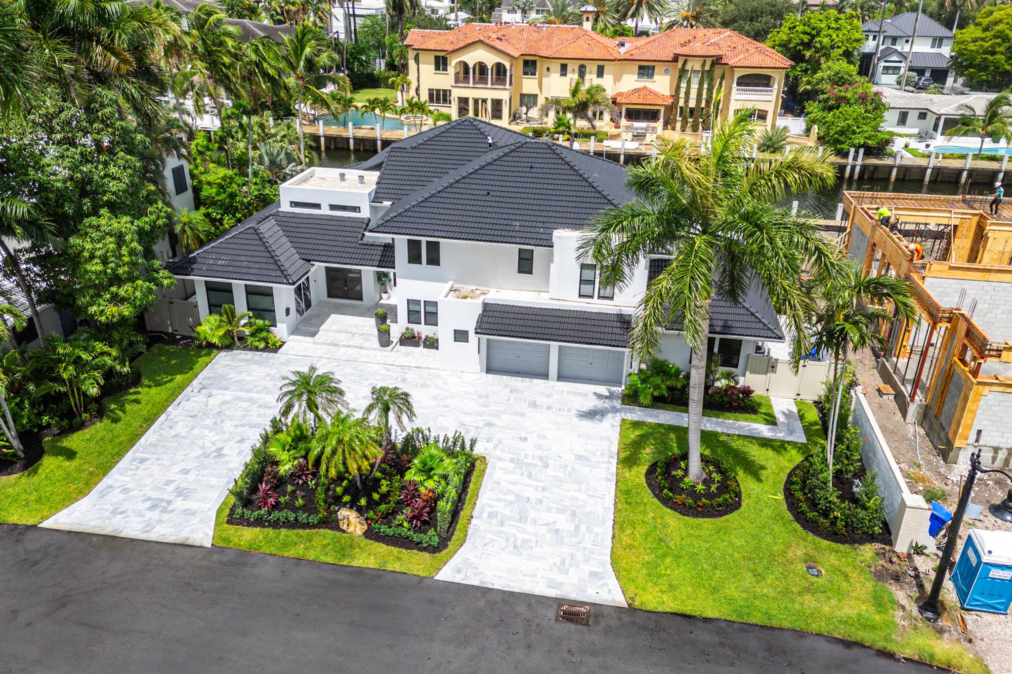 425 Coral Way