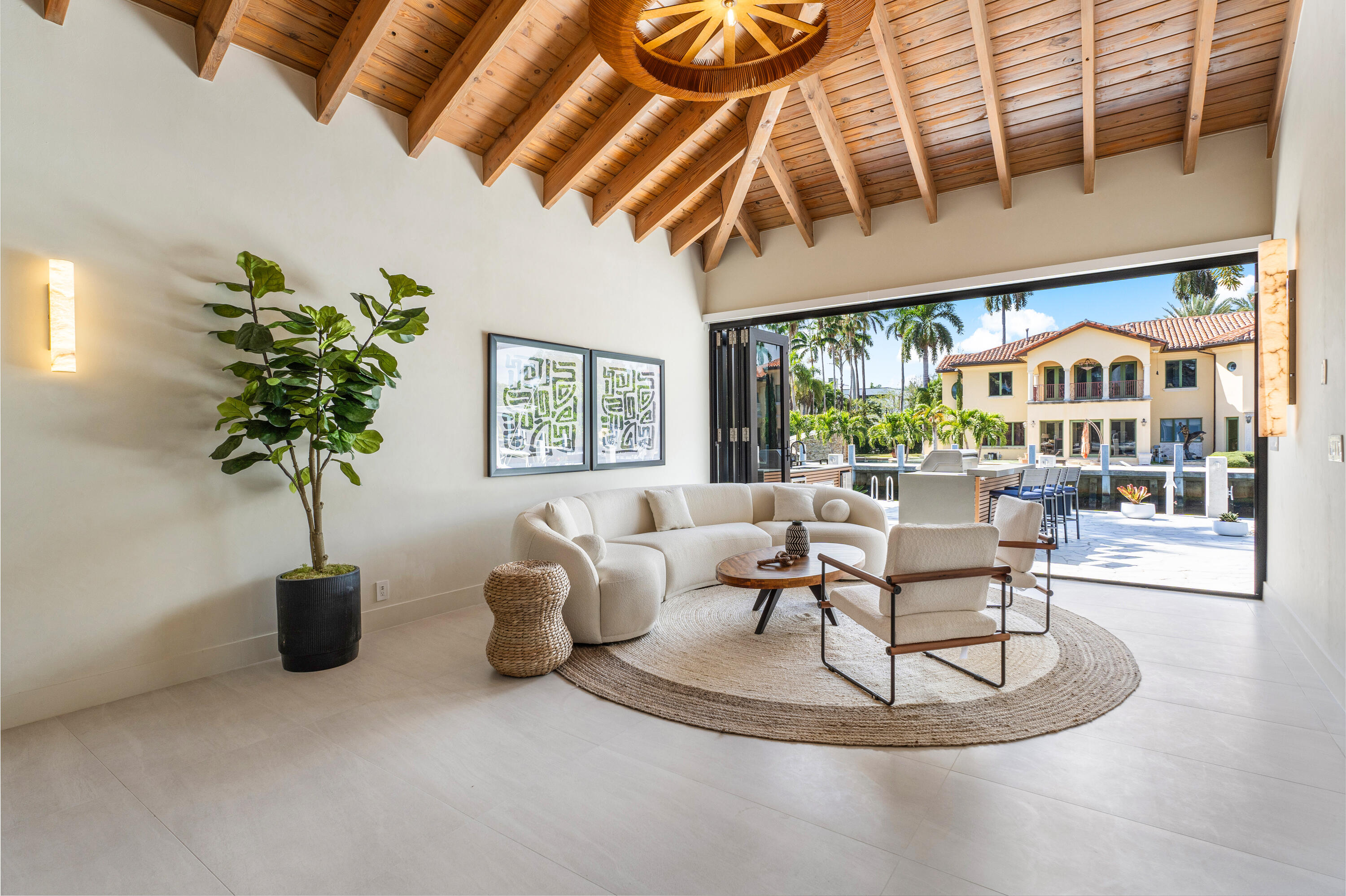 425 Coral Way