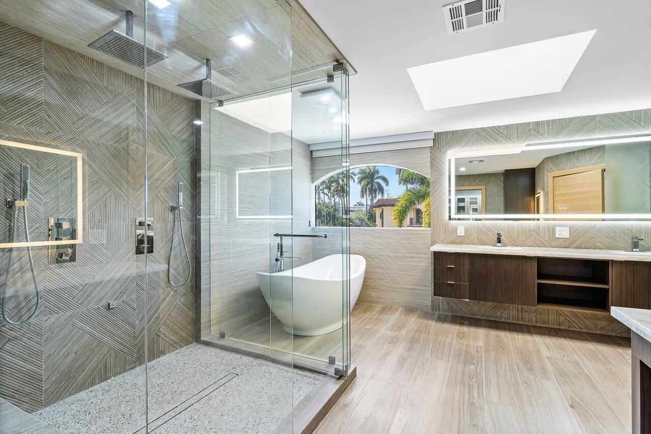 425 Coral Way
