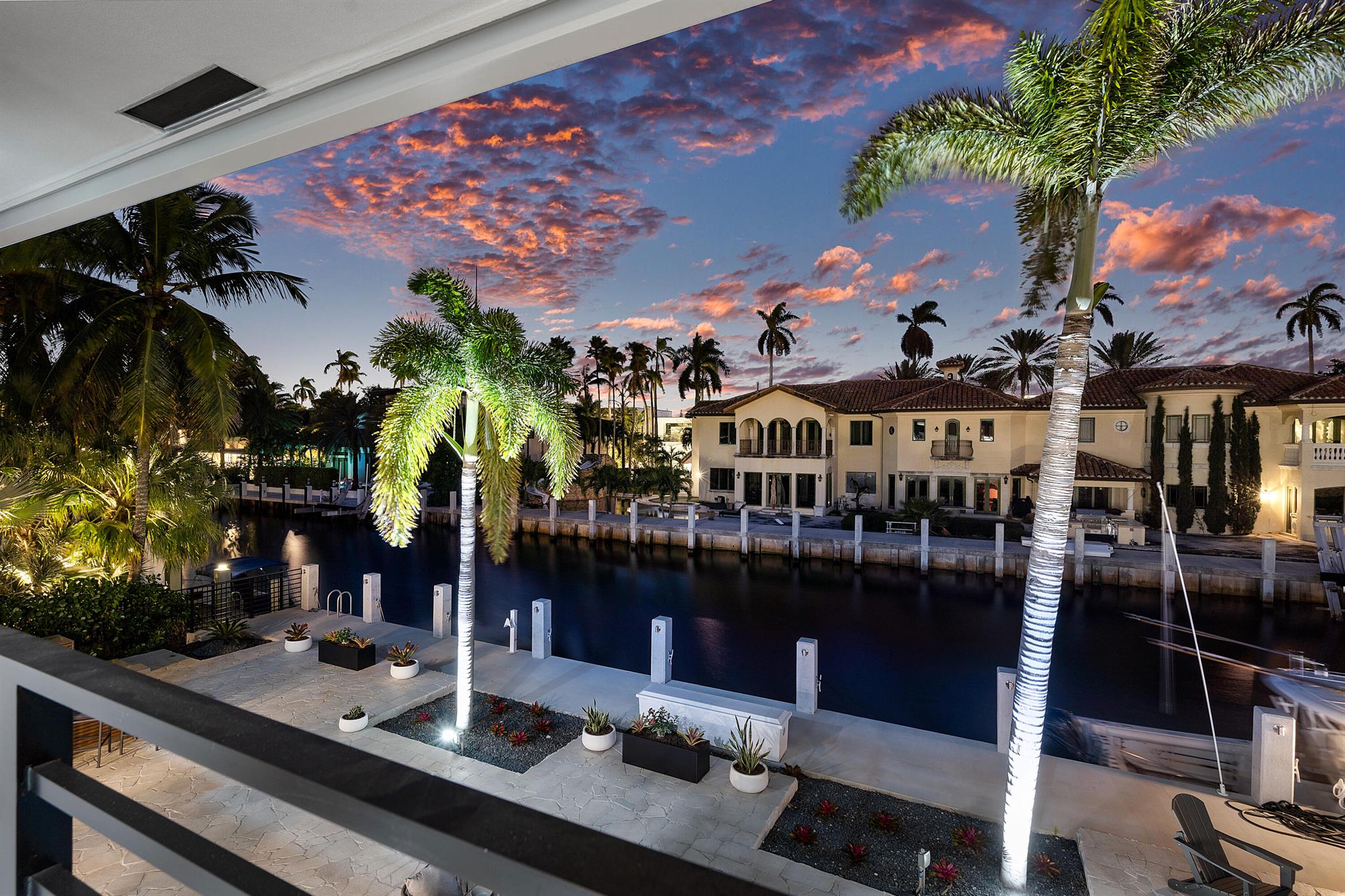 425 Coral Way