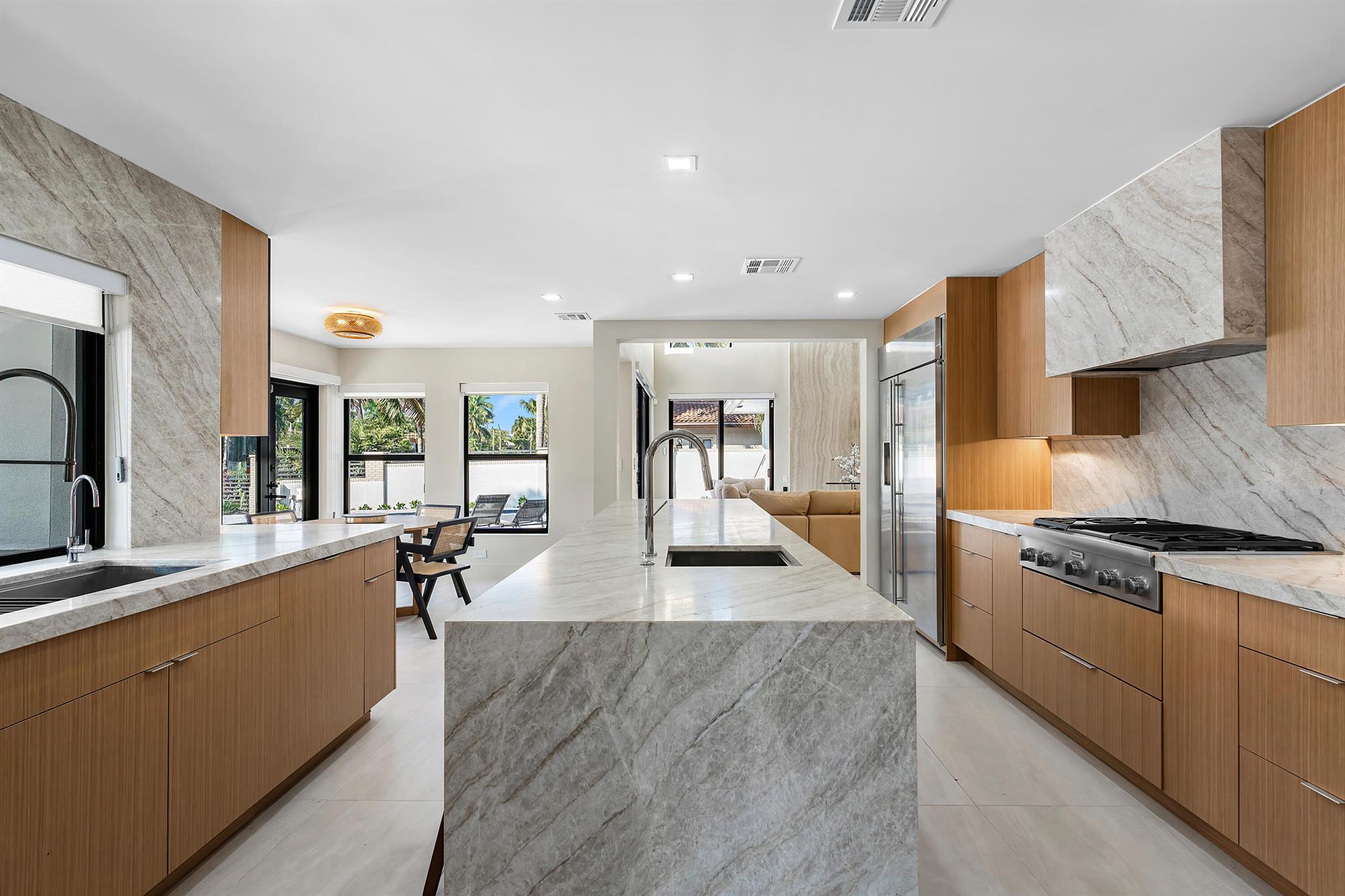 425 Coral Way