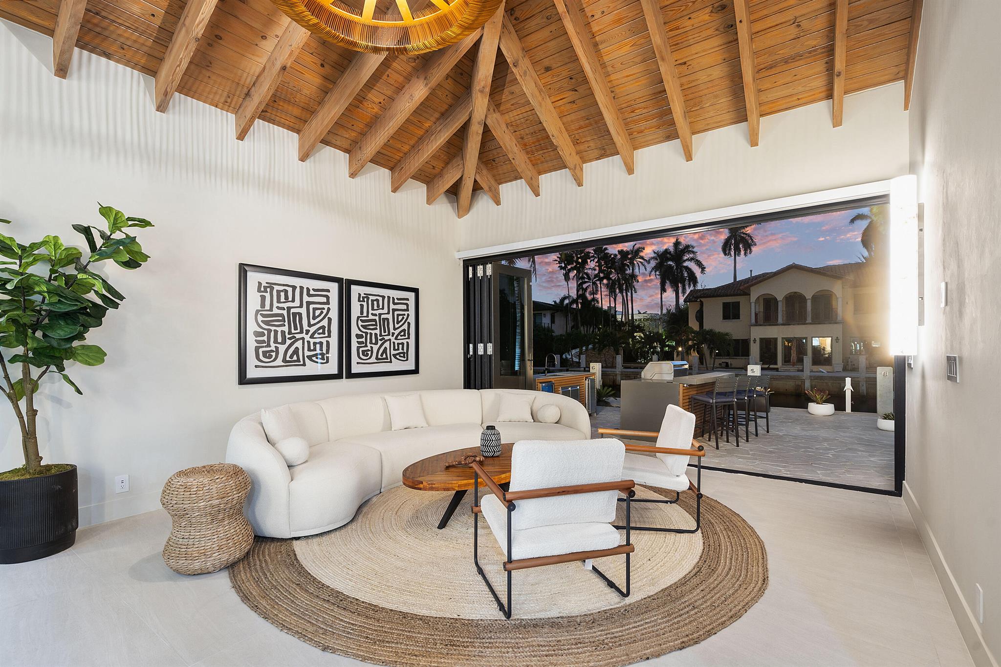 425 Coral Way