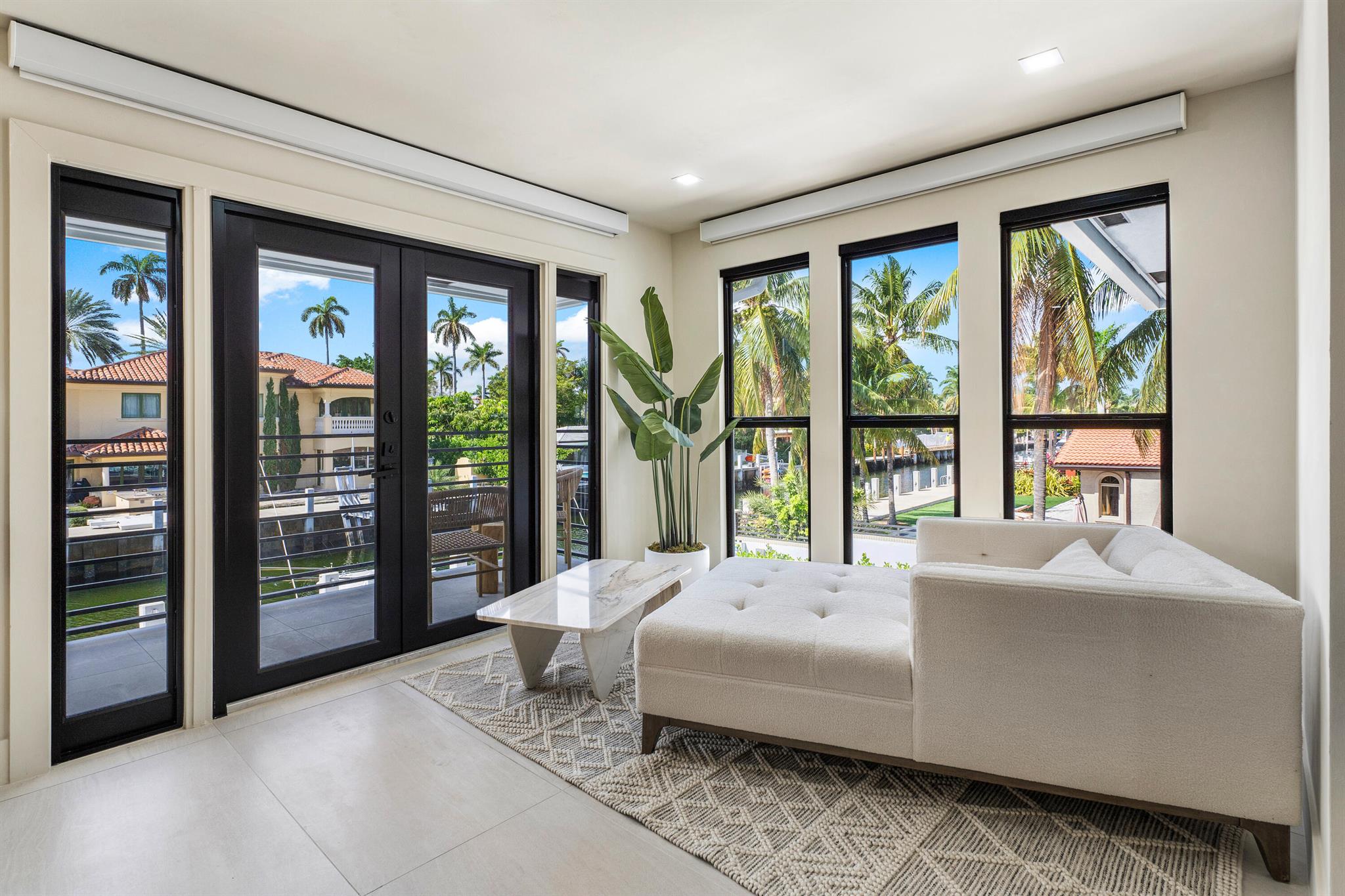 425 Coral Way