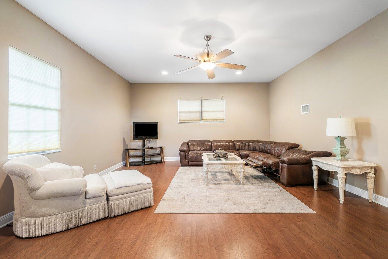 11538 Persimmon Boulevard