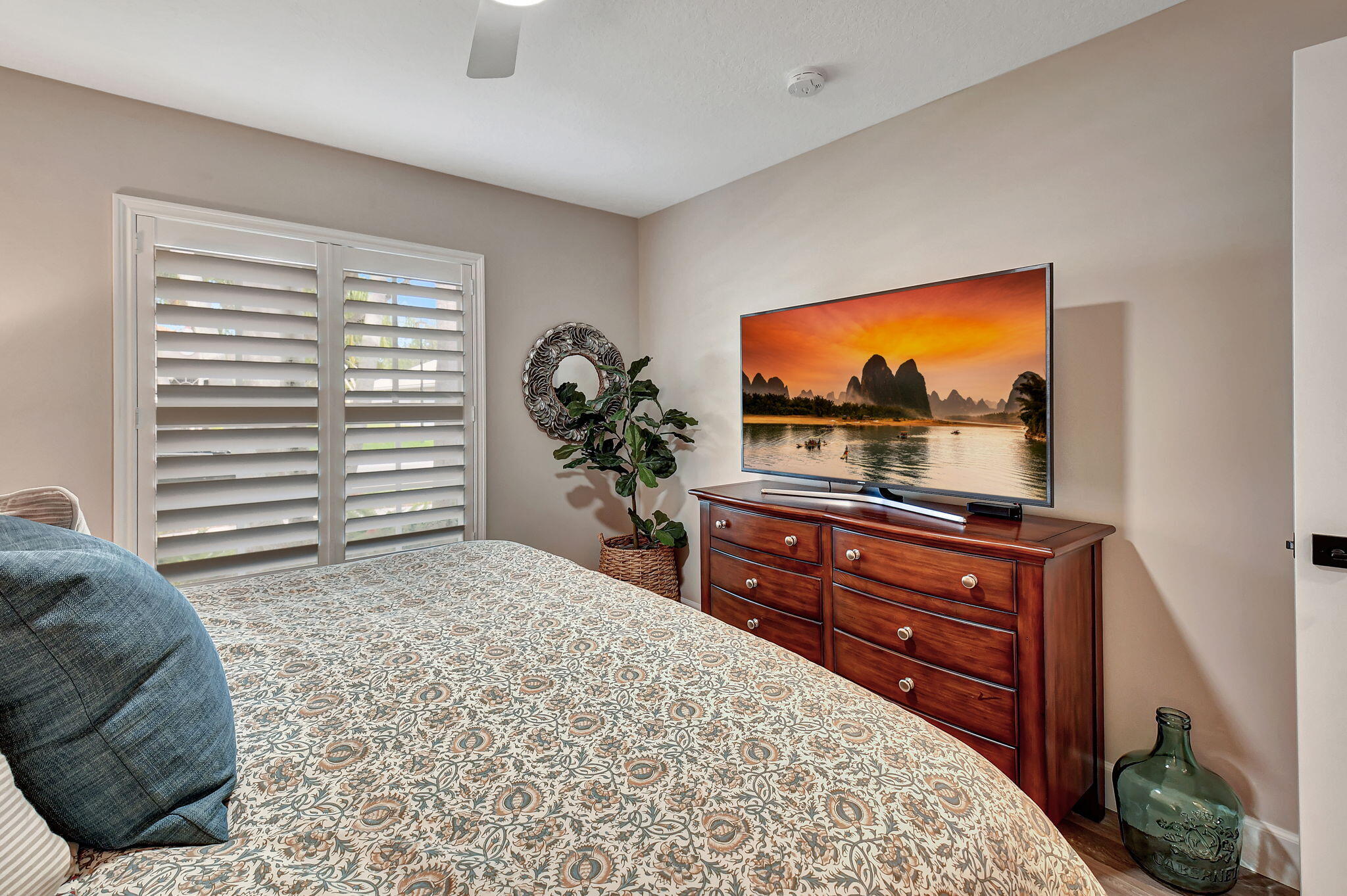 12044 La Vita Way