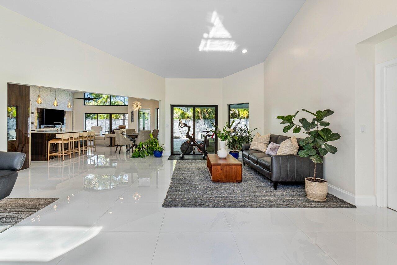 10791 Avenida Santa Ana