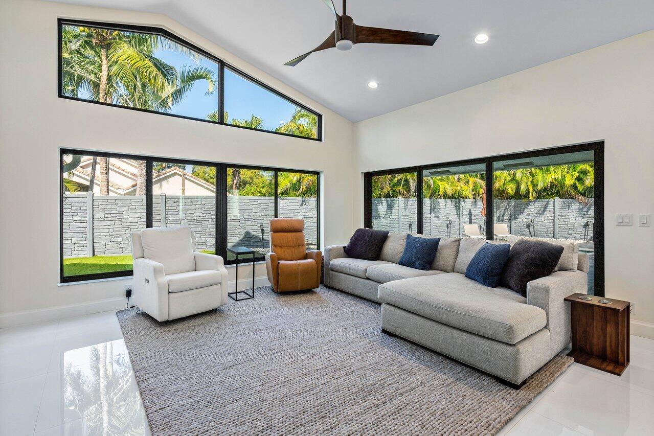 10791 Avenida Santa Ana