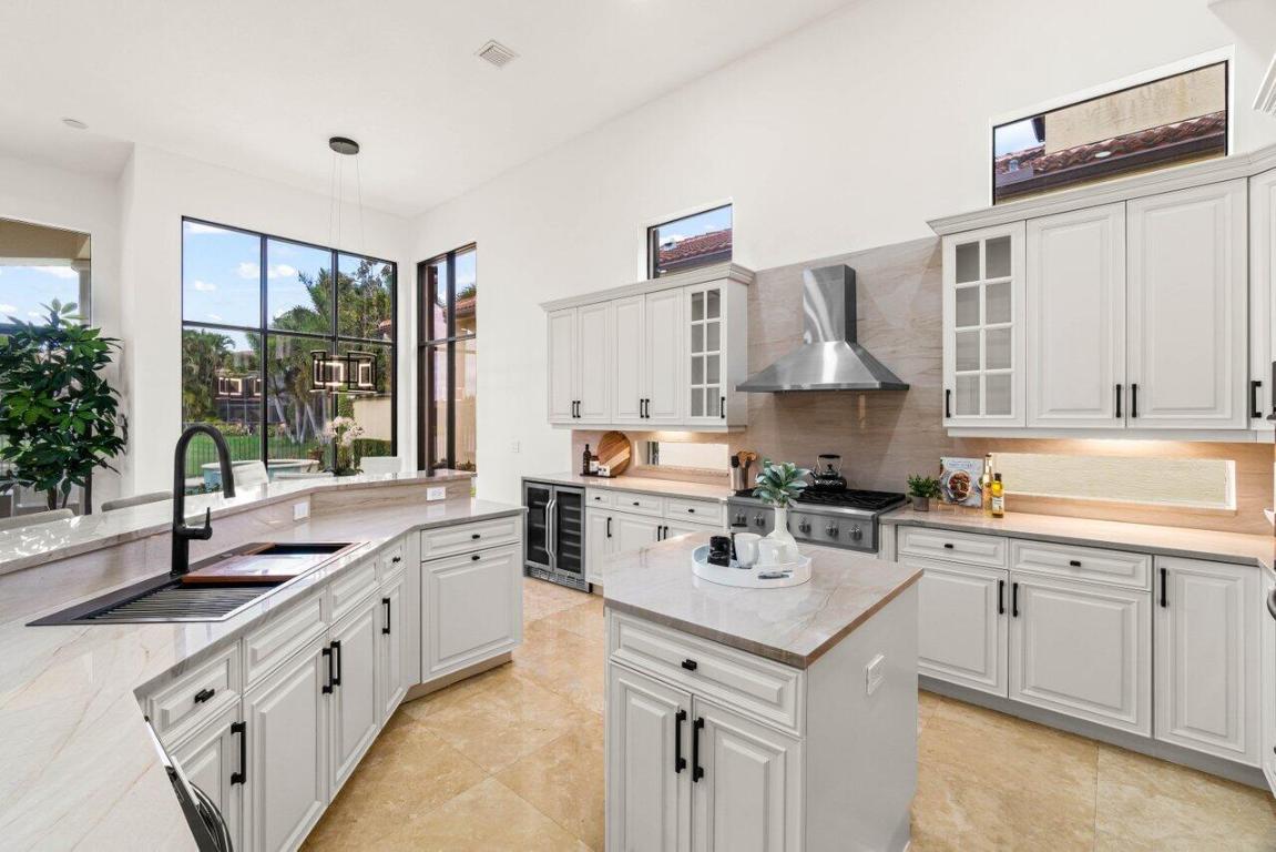 17939 Lake Azure Way