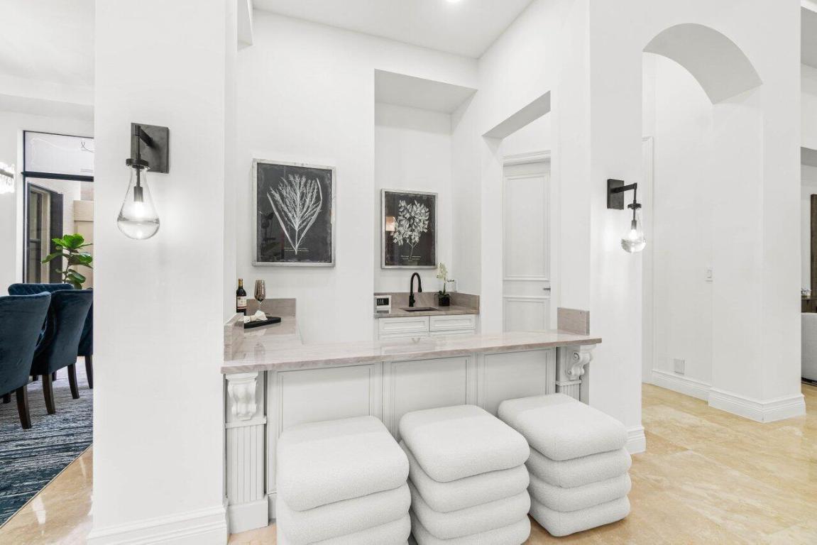 17939 Lake Azure Way