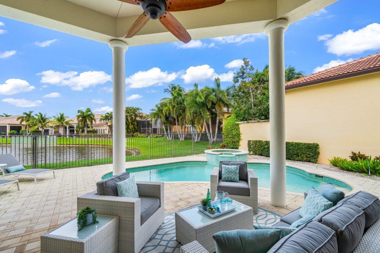 17939 Lake Azure Way