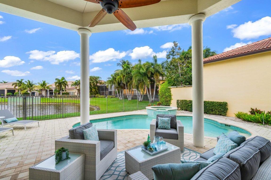 17939 Lake Azure Way